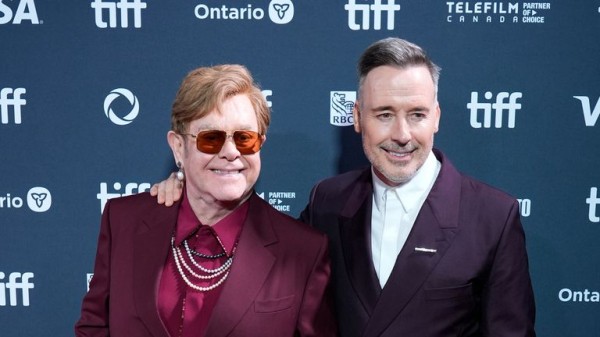 'I can't see anything': Elton John unable to finish new album 'I can't see anything': Elton John unable to finish new album