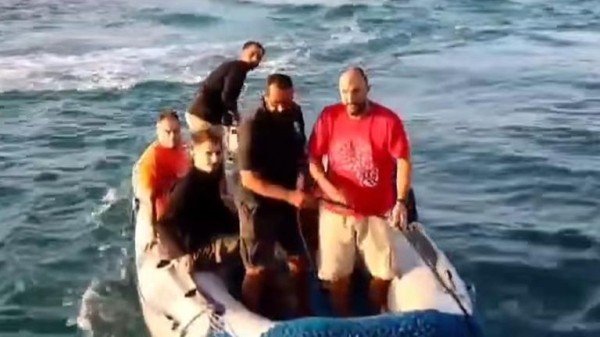 Survivors found and four bodies recovered after tourist boat sank in Red Sea - as search for missing 'intensifies' Survivors found and four bodies recovered after tourist boat sank in Red Sea - as search for missing 'intensifies'