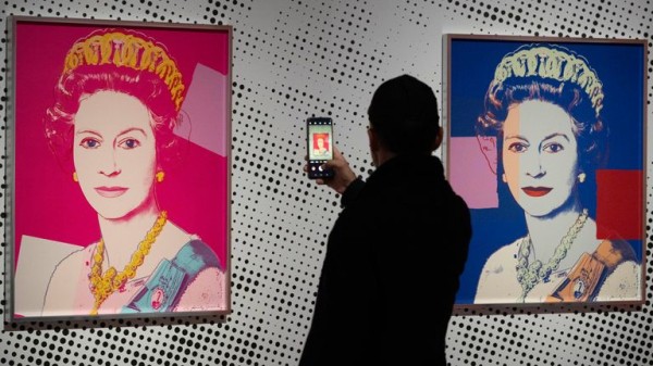 Thieves steal Andy Warhol print of Queen Elizabeth II in the Netherlands - but bungle heist Thieves steal Andy Warhol print of Queen Elizabeth II in the Netherlands - but bungle heist