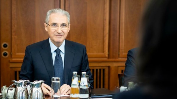 Who thinks oil state Azerbaijan is 'perfectly suited' to hosting a climate summit? Azerbaijan does 