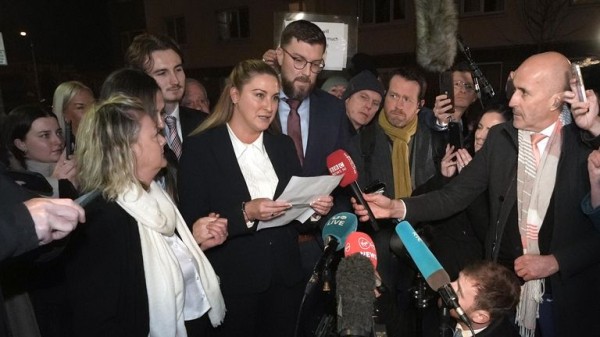 Woman who accused Conor McGregor of rape wins civil assault case - and is awarded damages Woman who accused Conor McGregor of rape wins civil assault case - and is awarded damages