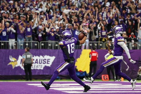 Records broken, QB return to Minnesota ends in heavy defeat, Chiefs’ ‘doink for the division’ kick: NFL Week 14 Sunday review
Records broken, QB return to Minnesota ends in heavy defeat, Chiefs’ ‘doink for the division’ kick: NFL Week 14 Sunday review
