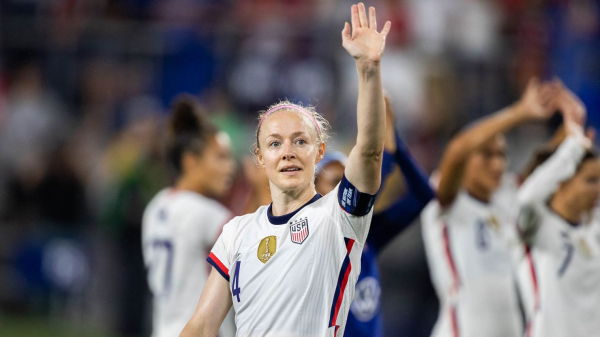 Two-time World Cup winner and former USWNT captain Becky Sauerbrunn announces her retirement
 
Two-time World Cup winner and former USWNT captain Becky Sauerbrunn announces her retirement