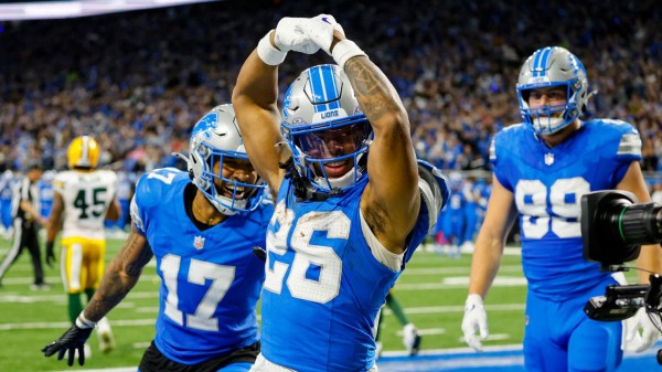 Detroit Lions extend win streak and clinch playoff berth in walk-off win over Green Bay Packers
 
Detroit Lions extend win streak and clinch playoff berth in walk-off win over Green Bay Packers