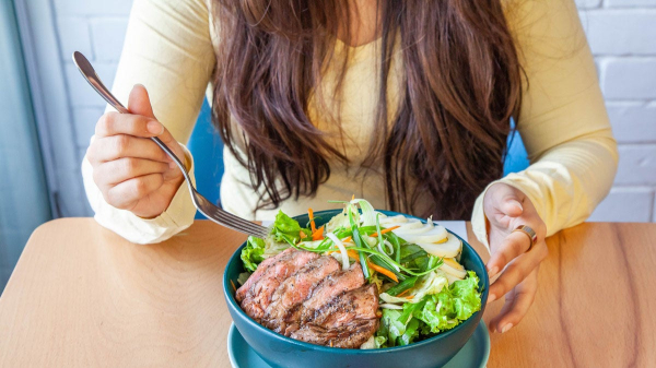 Is eating once a day a good idea? Experts share varying opinions on the ‘OMAD diet’ Is eating once a day a good idea? Experts share varying opinions on the ‘OMAD diet’