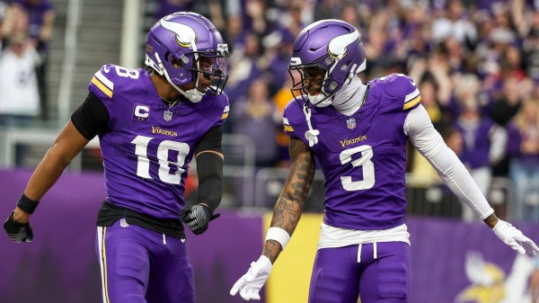 Records broken, QB return to Minnesota ends in heavy defeat, Chiefs’ ‘doink for the division’ kick: NFL Week 14 Sunday review
Records broken, QB return to Minnesota ends in heavy defeat, Chiefs’ ‘doink for the division’ kick: NFL Week 14 Sunday review