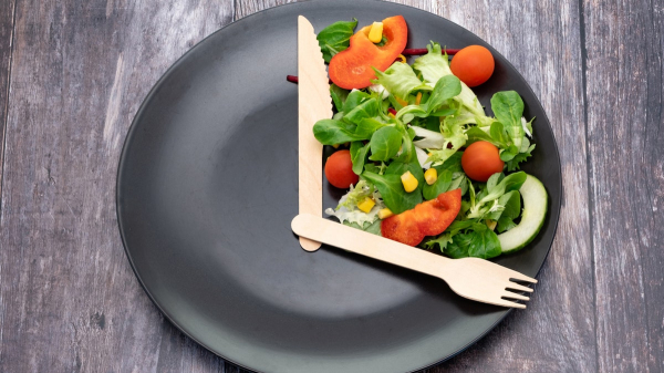 Is eating once a day a good idea? Experts share varying opinions on the ‘OMAD diet’ Is eating once a day a good idea? Experts share varying opinions on the ‘OMAD diet’