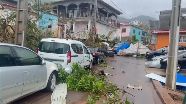 Close to 1,000 people feared dead after cyclone in French territory of Mayotte