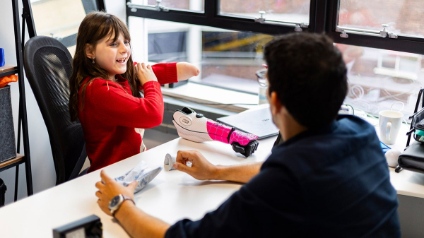 'Best Christmas gift' ever as kids with missing limbs receive bionic arms: 'Amazing' 'Best Christmas gift' ever as kids with missing limbs receive bionic arms: 'Amazing'