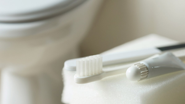‘I’m a dentist – here’s why you should never keep your toothbrush near the toilet’ ‘I’m a dentist – here’s why you should never keep your toothbrush near the toilet’