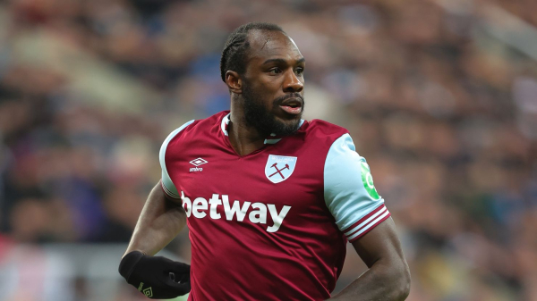West Ham United’s Michail Antonio ‘conscious’ and in ‘stable condition’ after traffic accident
 
West Ham United’s Michail Antonio ‘conscious’ and in ‘stable condition’ after traffic accident