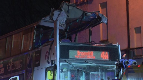 Glasgow: Eight injured after double decker bus hits bridge and roof rips off Glasgow: Eight injured after double decker bus hits bridge and roof rips off