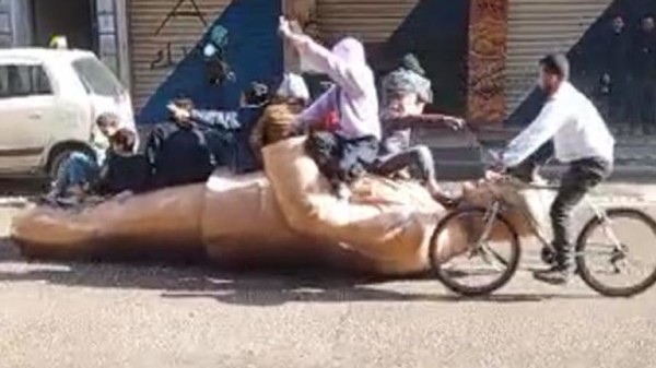 Ousted Syrian president Assad 'granted asylum' in Moscow - as rebels 'guarantee safety' of Russian military bases Ousted Syrian president Assad 'granted asylum' in Moscow - as rebels 'guarantee safety' of Russian military bases