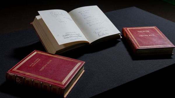 Presidents, princes and prime ministers signed extraordinary collection of No 10 visitors' books made public for first time Presidents, princes and prime ministers signed extraordinary collection of No 10 visitors' books made public for first time