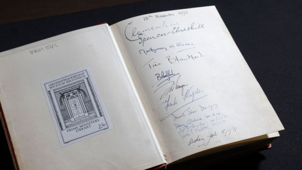 Presidents, princes and prime ministers signed extraordinary collection of No 10 visitors' books made public for first time Presidents, princes and prime ministers signed extraordinary collection of No 10 visitors' books made public for first time