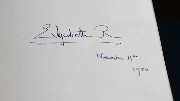 Presidents, princes and prime ministers signed extraordinary collection of No 10 visitors' books made public for first time Presidents, princes and prime ministers signed extraordinary collection of No 10 visitors' books made public for first time