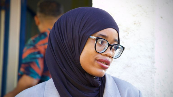 Relative 'desperate for news' from cyclone-hit island as communities prepare emergency aid Relative 'desperate for news' from cyclone-hit island as communities prepare emergency aid