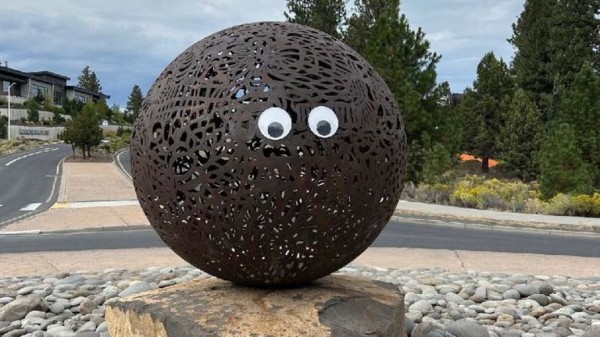 US city tells residents to stop sticking googly eyes on its statues US city tells residents to stop sticking googly eyes on its statues