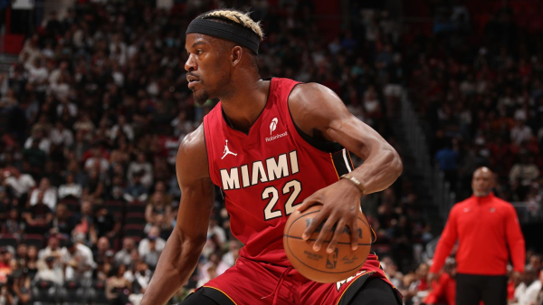 Jimmy Butler wears Phoenix Suns-themed shoes in Miami Heat loss to Portland Trail Blazers as trade rumors swirl
 
Jimmy Butler wears Phoenix Suns-themed shoes in Miami Heat loss to Portland Trail Blazers as trade rumors swirl