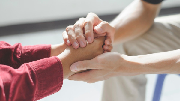 California fires and mental health toll: Celebrities and therapists offer tips California fires and mental health toll: Celebrities and therapists offer tips