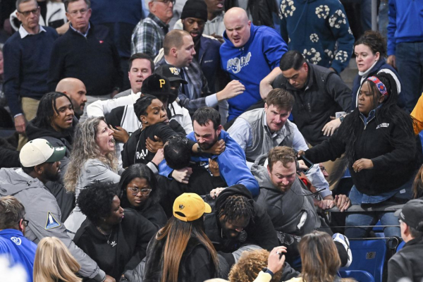 Large brawl erupts between fans, delays college basketball game between VCU and Saint Louis
 
Large brawl erupts between fans, delays college basketball game between VCU and Saint Louis