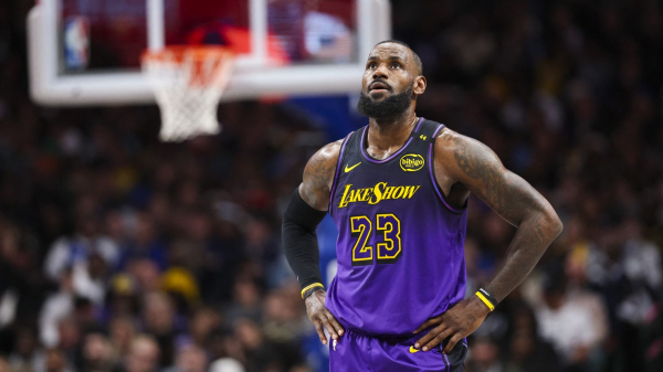 LeBron James says he ‘absolutely’ considered swapping the NBA for the NFL during the 2011 lockout
 
LeBron James says he ‘absolutely’ considered swapping the NBA for the NFL during the 2011 lockout