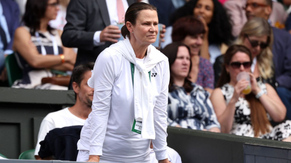 
Pam Shriver says ‘most’ of her grand slam trophies were stolen while at hotel during wildfire evacuation
