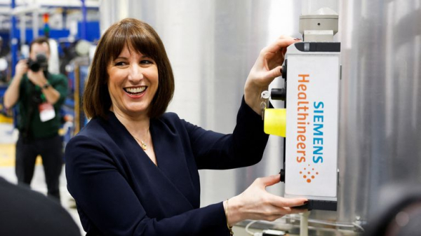 Chancellor Rachel Reeves announces backing for third Heathrow runway Chancellor Rachel Reeves announces backing for third Heathrow runway