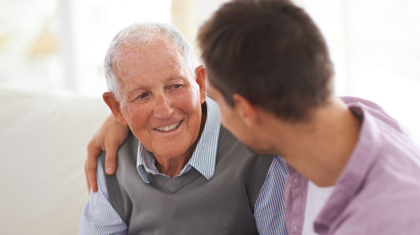 3 signs your aging loved one may be ready for assisted living