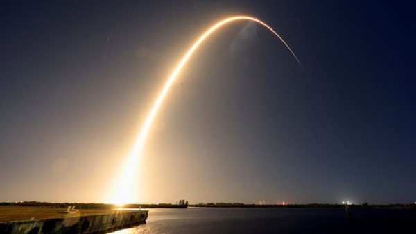 Double moonshot mission begins as lunar landers blast off on SpaceX Falcon 9 rocket 