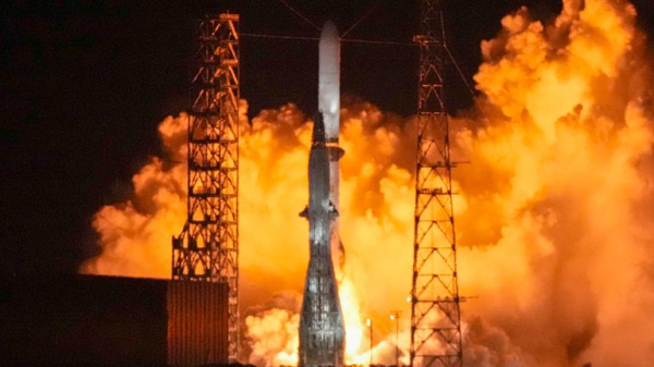 Jeff Bezos's Blue Origin successfully launches New Glenn into orbit on first test flight Jeff Bezos's Blue Origin successfully launches New Glenn into orbit on first test flight