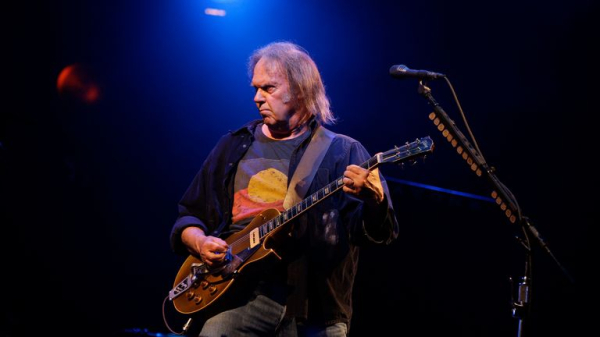 Neil Young confirmed as Glastonbury headliner - days after saying he was pulling out Neil Young confirmed as Glastonbury headliner - days after saying he was pulling out