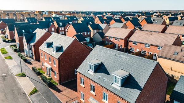 Rightmove: 'First drop' in house rent prices outside London since before the COVID pandemic Rightmove: 'First drop' in house rent prices outside London since before the COVID pandemic