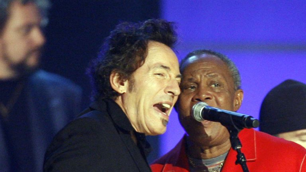 Sam Moore, who sang Soul Man in the duo Sam & Dave, dies