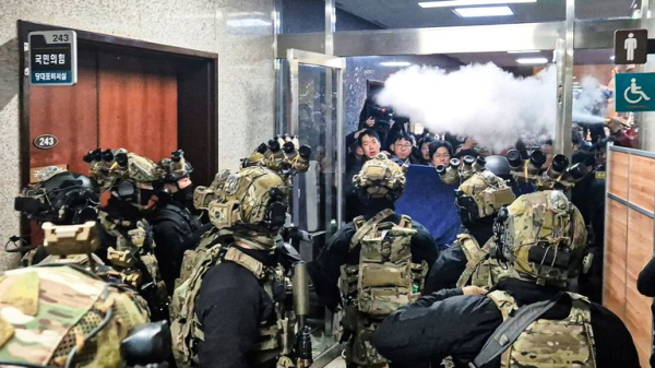 South Korean President Yoon Suk Yeol finally arrested after attempt to impose martial law South Korean President Yoon Suk Yeol finally arrested after attempt to impose martial law