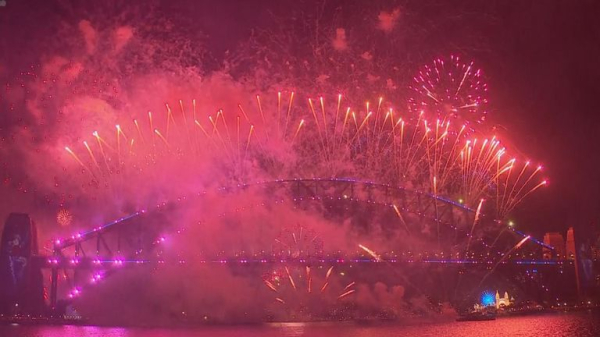 UK bursts into 2025 with spectacular fireworks display as world parties into New Year UK bursts into 2025 with spectacular fireworks display as world parties into New Year
