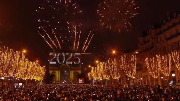 UK bursts into 2025 with spectacular fireworks display as world parties into New Year UK bursts into 2025 with spectacular fireworks display as world parties into New Year