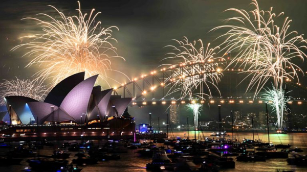 UK bursts into 2025 with spectacular fireworks display as world parties into New Year UK bursts into 2025 with spectacular fireworks display as world parties into New Year