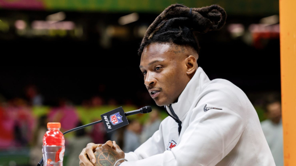 DeAndre Hopkins finally gets his Super Bowl moment – and the chance to wear his late father’s mink coat
 
DeAndre Hopkins finally gets his Super Bowl moment – and the chance to wear his late father’s mink coat