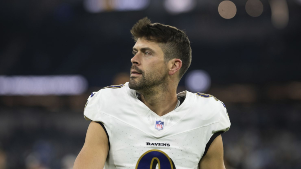 7 more massage therapists accuse NFL kicker Justin Tucker of inappropriate sexual behavior, bringing total to 16, per report
 
7 more massage therapists accuse NFL kicker Justin Tucker of inappropriate sexual behavior, bringing total to 16, per report