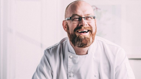 Michelin-starred chefs pick favourite cheap restaurants across every part of UK - with famous burger chain making list Michelin-starred chefs pick favourite cheap restaurants across every part of UK - with famous burger chain making list