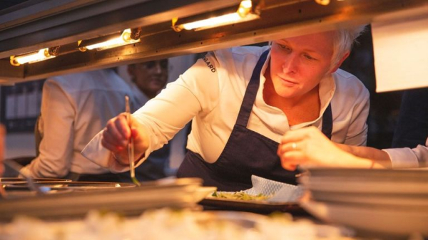 Michelin-starred chefs pick favourite cheap restaurants across every part of UK - with famous burger chain making list Michelin-starred chefs pick favourite cheap restaurants across every part of UK - with famous burger chain making list