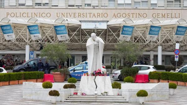 Pope Francis: Vatican cancels the pontiff's weekend engagements Pope Francis: Vatican cancels the pontiff's weekend engagements