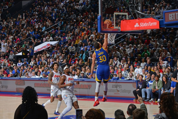 Steph Curry dunks for first time in six years, says it will be ‘the last’ of his career
 
Steph Curry dunks for first time in six years, says it will be ‘the last’ of his career