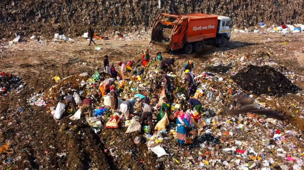 Ghazipur landfill: The 70-acre 'garbage mountain of Delhi' - where nearby residents are being 'slowly poisoned' Ghazipur landfill: The 70-acre 'garbage mountain of Delhi' - where nearby residents are being 'slowly poisoned'