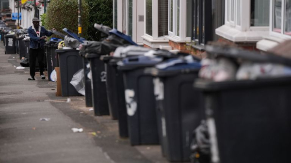 Major incident declared in Birmingham as '17,000 tonnes' of rubbish piles up