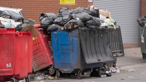 Major incident declared in Birmingham as '17,000 tonnes' of rubbish piles up