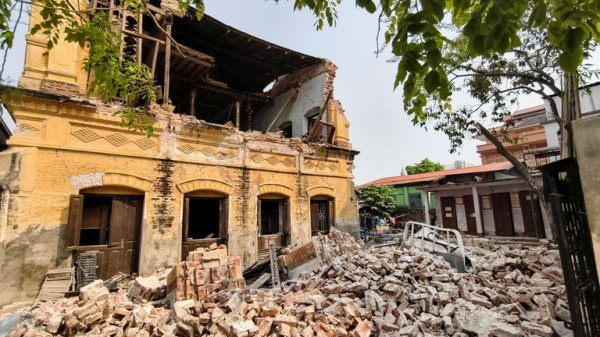 Myanmar earthquake: Footage shows buildings collapse, as more than 1,600 killed and 3,408 injured