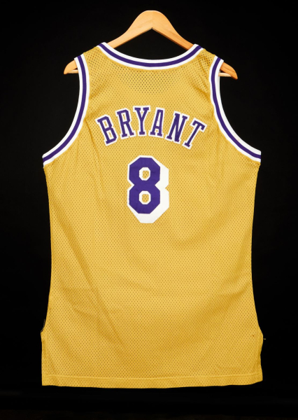 Kobe Bryant’s debut jersey sells for $7 million at auction, a record price for memorabilia tied to the NBA legend
 
Kobe Bryant’s debut jersey sells for $7 million at auction, a record price for memorabilia tied to the NBA legend
