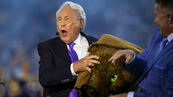 Iconic ESPN broadcaster Lee Corso to retire from ‘College Gameday’
 
Iconic ESPN broadcaster Lee Corso to retire from ‘College Gameday’